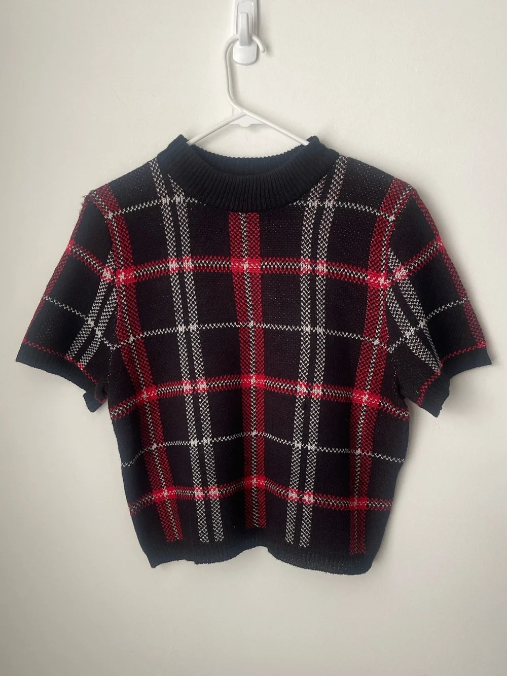 Almost Famous Black, Red and White Knit Sweater Top size 1X